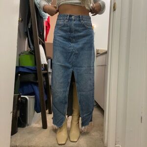 Aritzia Denim Forum Vintage Maxi skirt mid rise